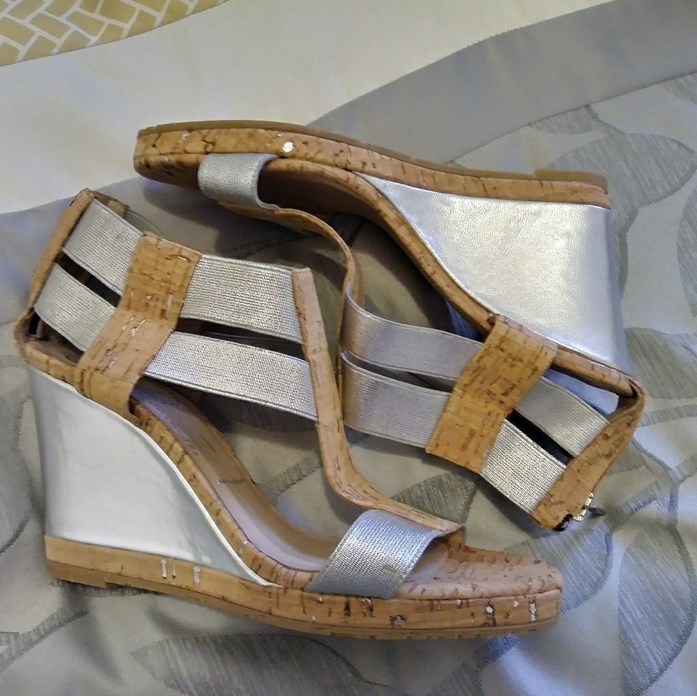 Sandles